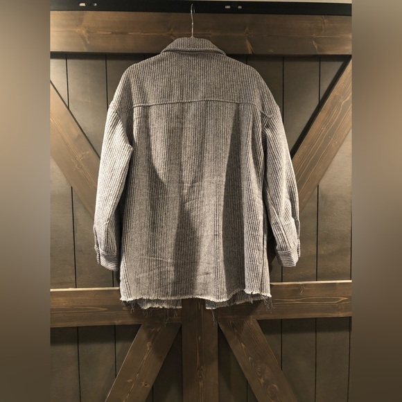 Shacket - Picture 3 of 5